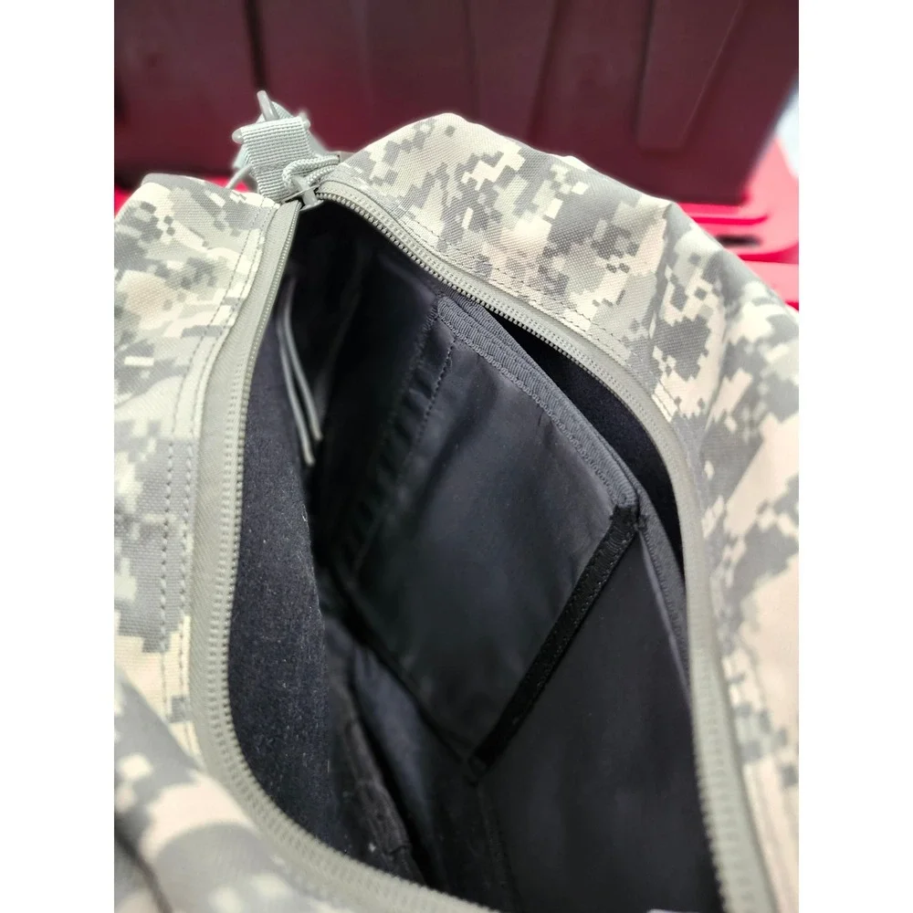 N/A zippered compartments