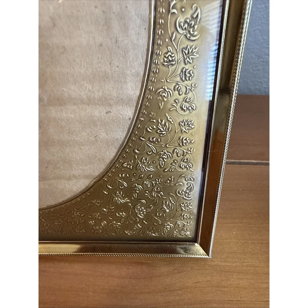 Pair Vtg Gold Tone Metal Picture Frames Embossed Filigree Border Oval Opening