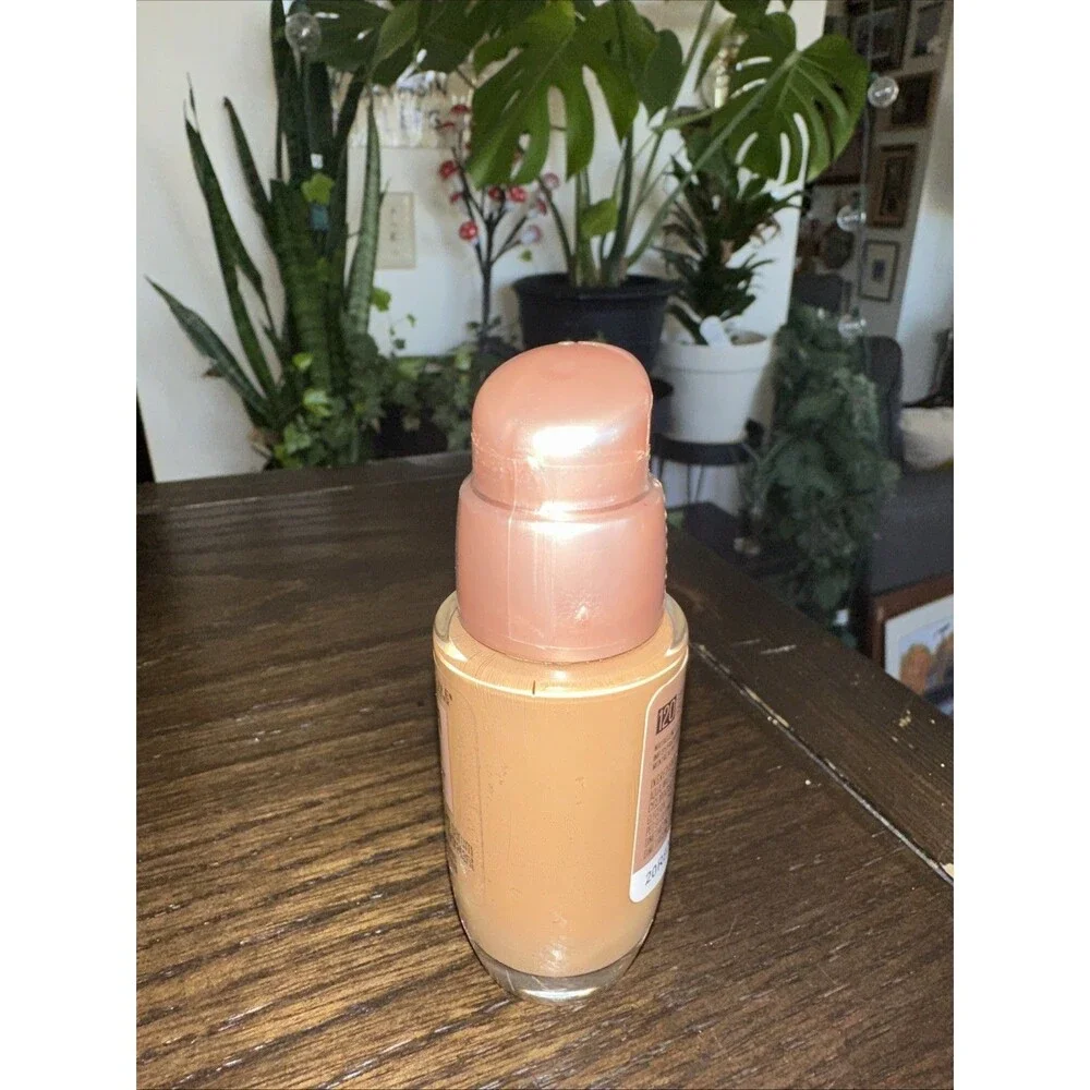 Maybelline Dream Satin Liquid Foundation 120 CARAMEL Hydrating Serum