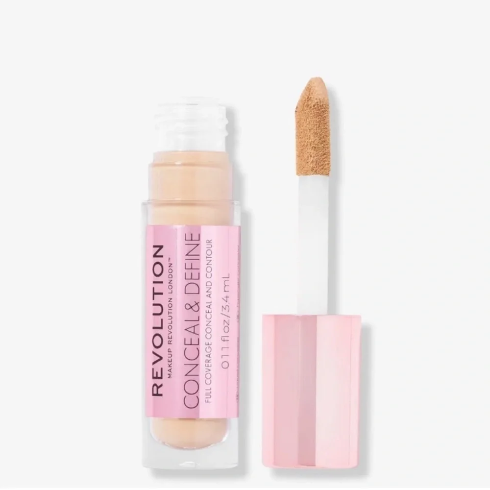 C6 - Revolution Beauty Conceal & Define Full Coverage Concealer