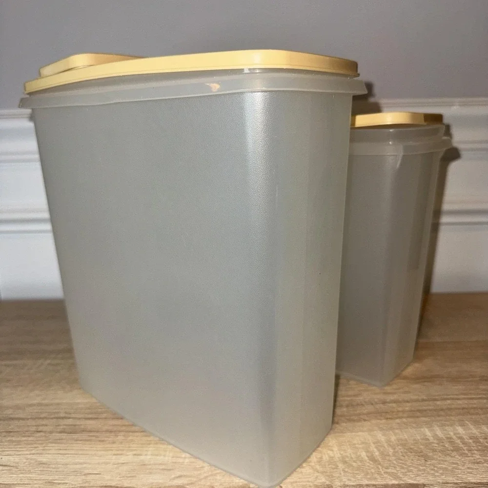 Lot Vintage Tupperware Storage Container Cereal Keeper Lids 1588-6 469-9 CRACKED