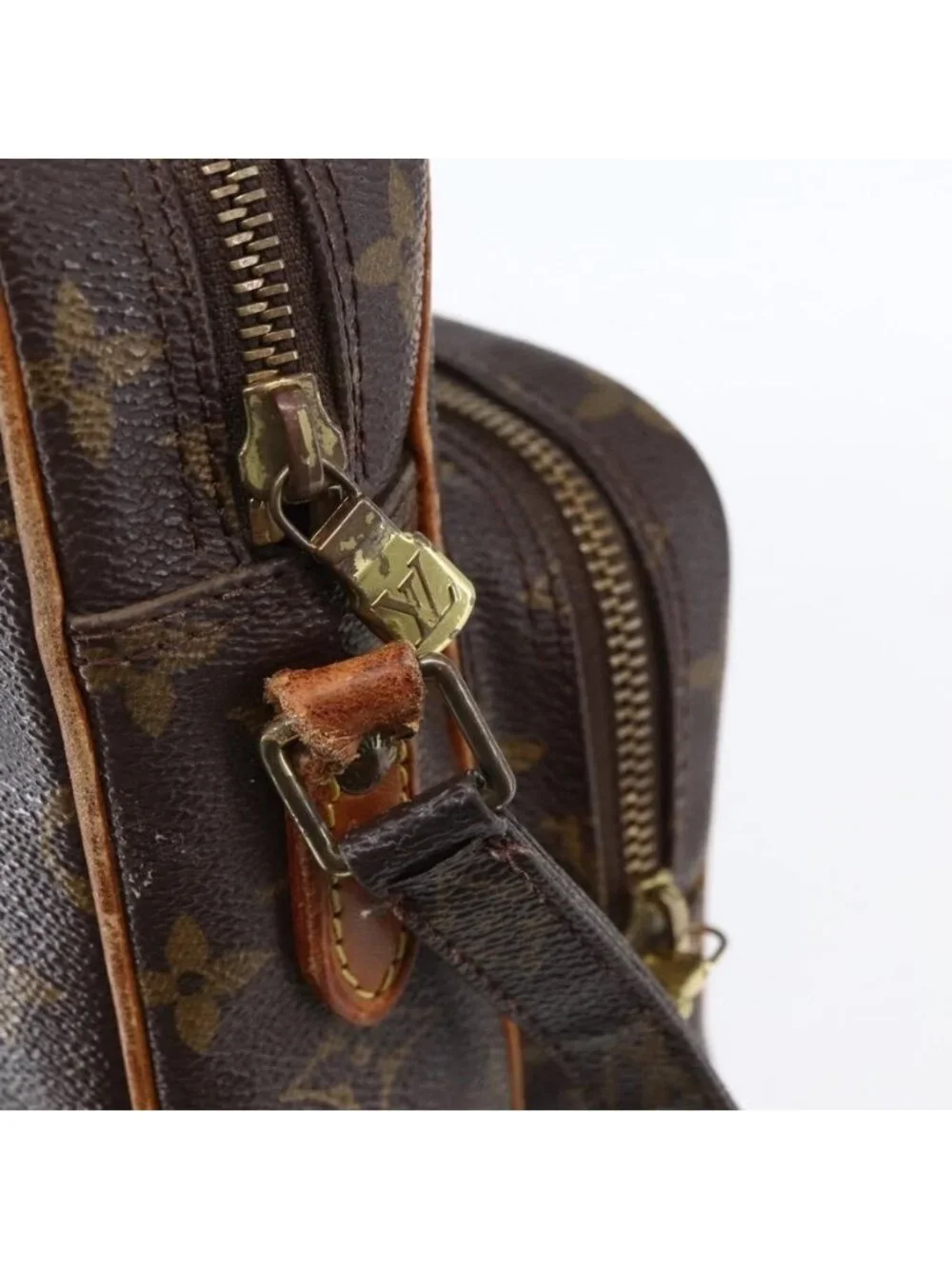 LOUIS VUITTON pre owned