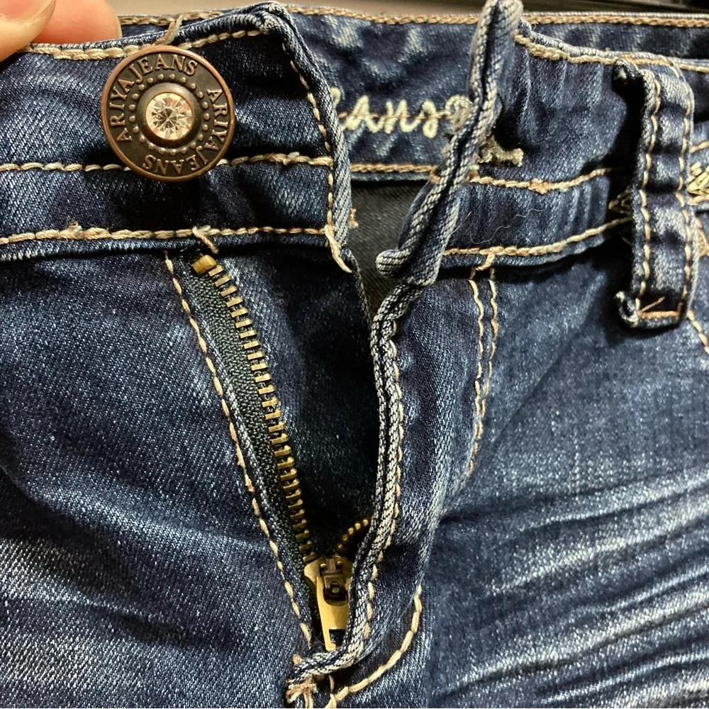 ariya jeans