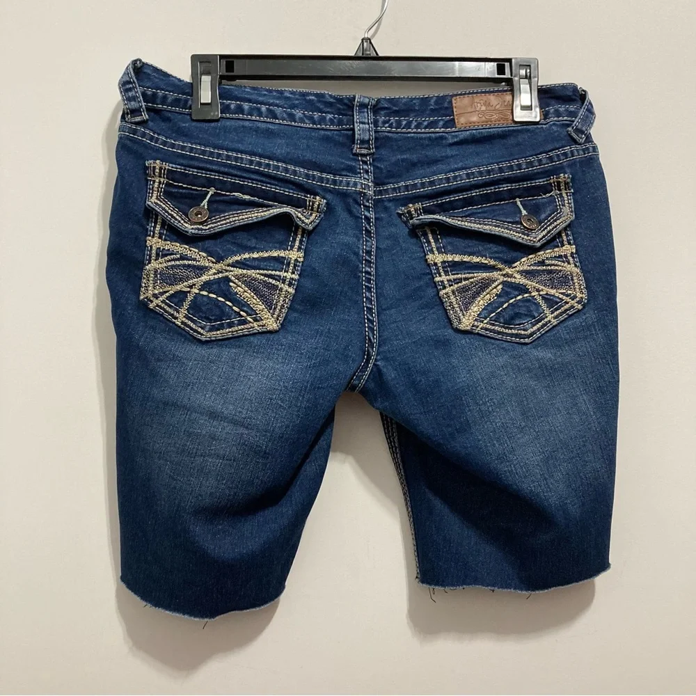 ariya jeans