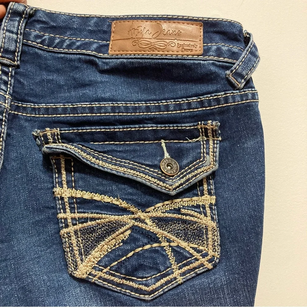 ariya jeans