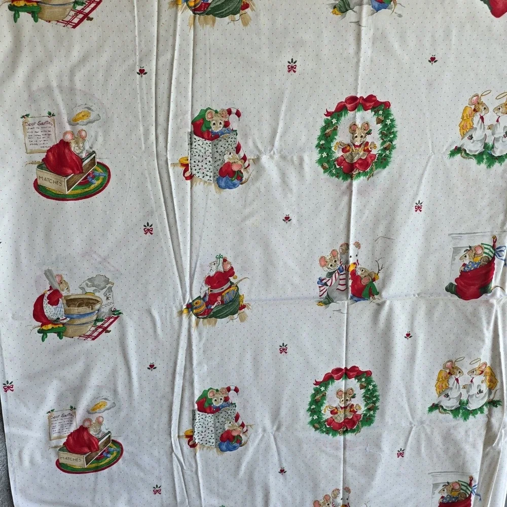 2 Yards Vintage Cranston Christmas Cotton Fabric Mistletoe Mice Picture Patches