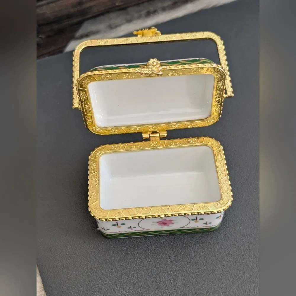Vintage trinket box