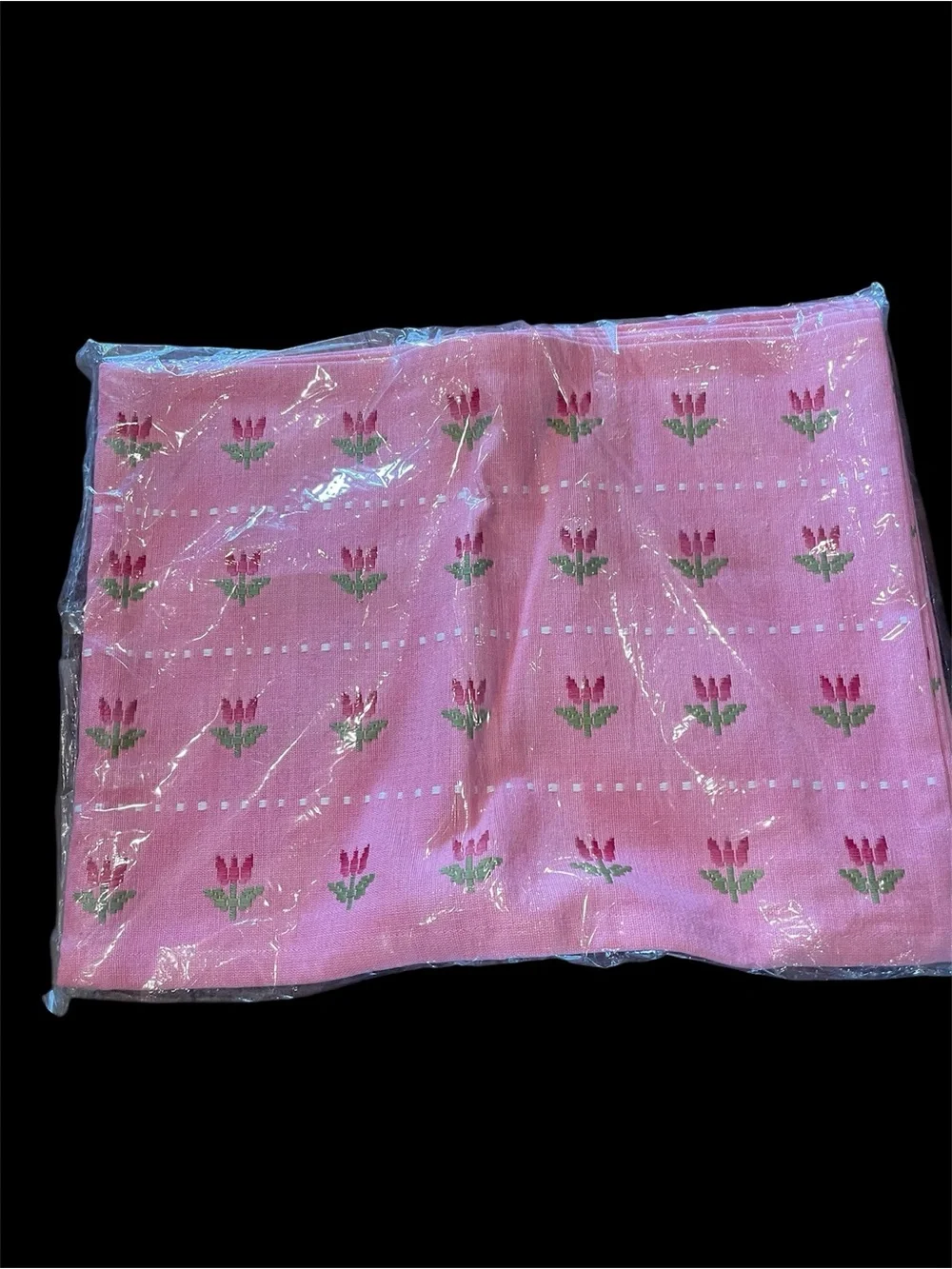 NWT Set of 6 Pink Tulip Embroidered Placements Rare