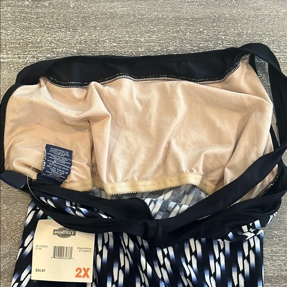 N/A chic black