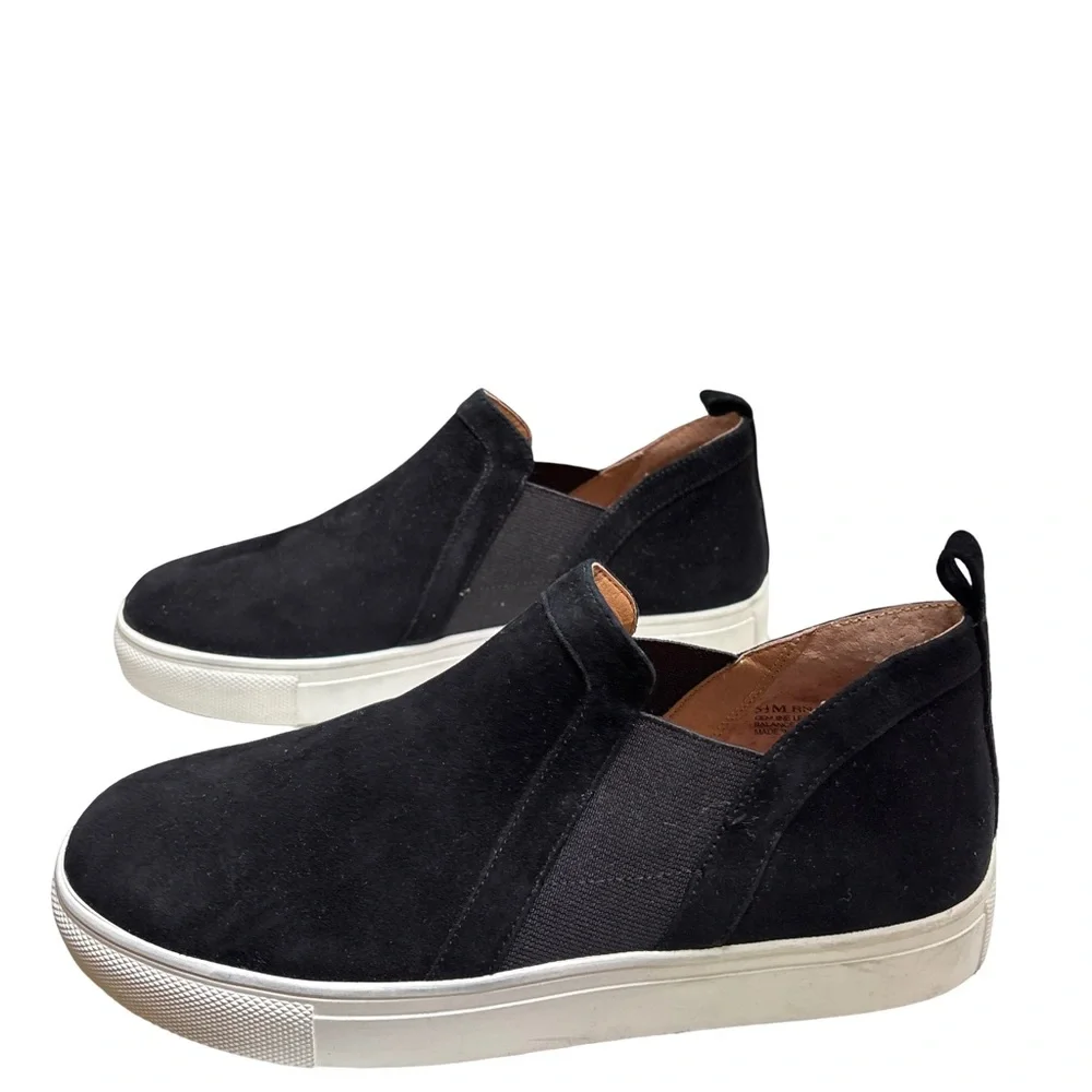 Caslon sleek practical