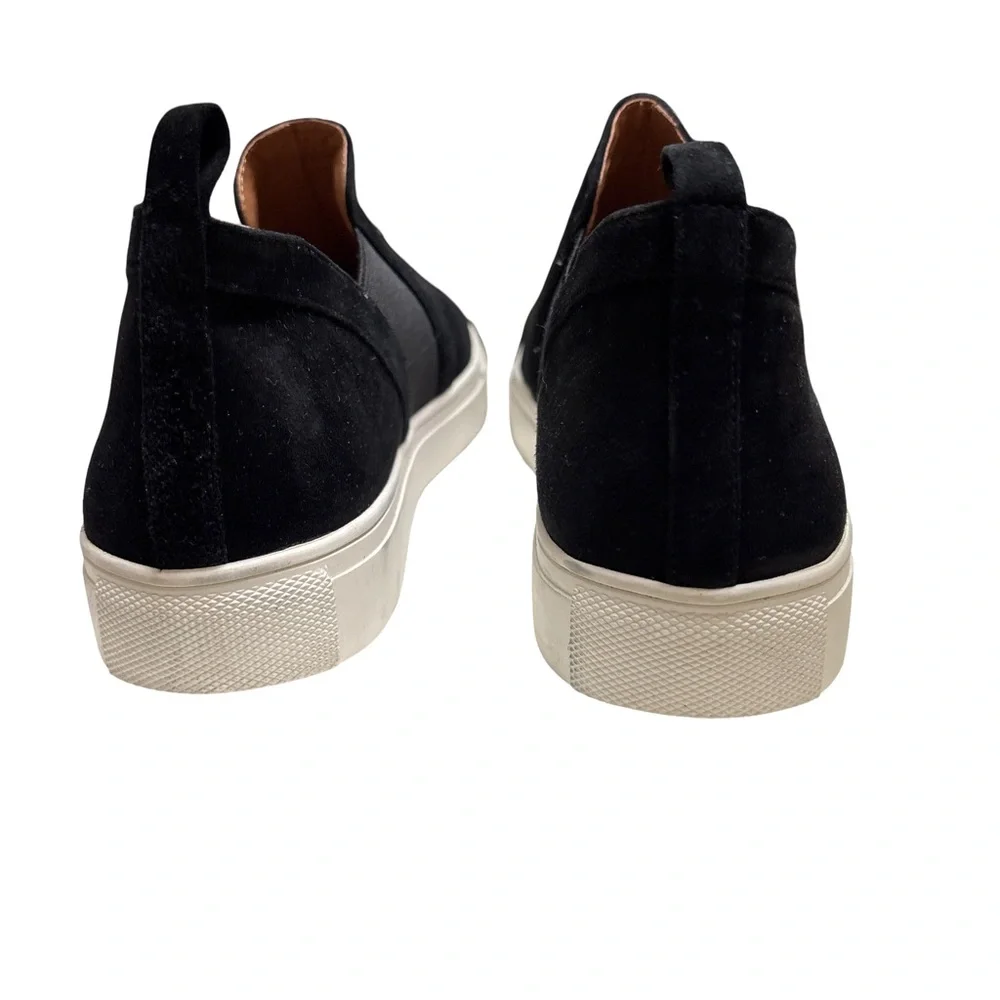 Caslon sleek practical