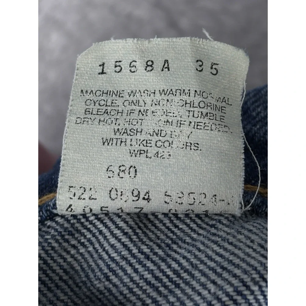 Levis excellent no