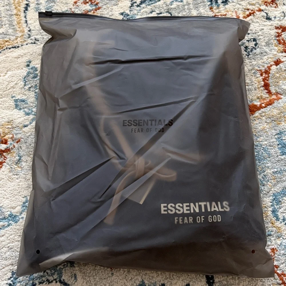 Essentials stylish black