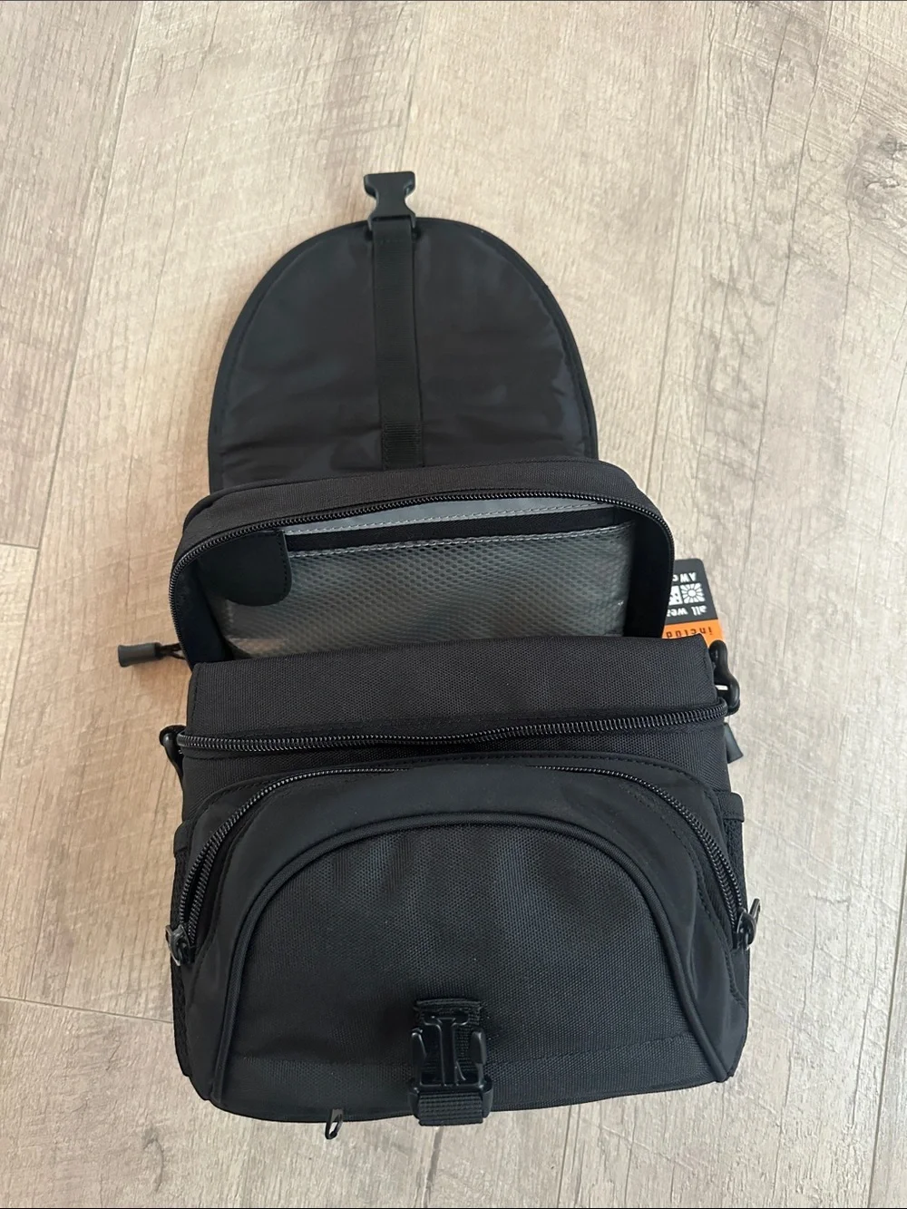 NWT Lowepro Nova 1 AW Black Camera Bag