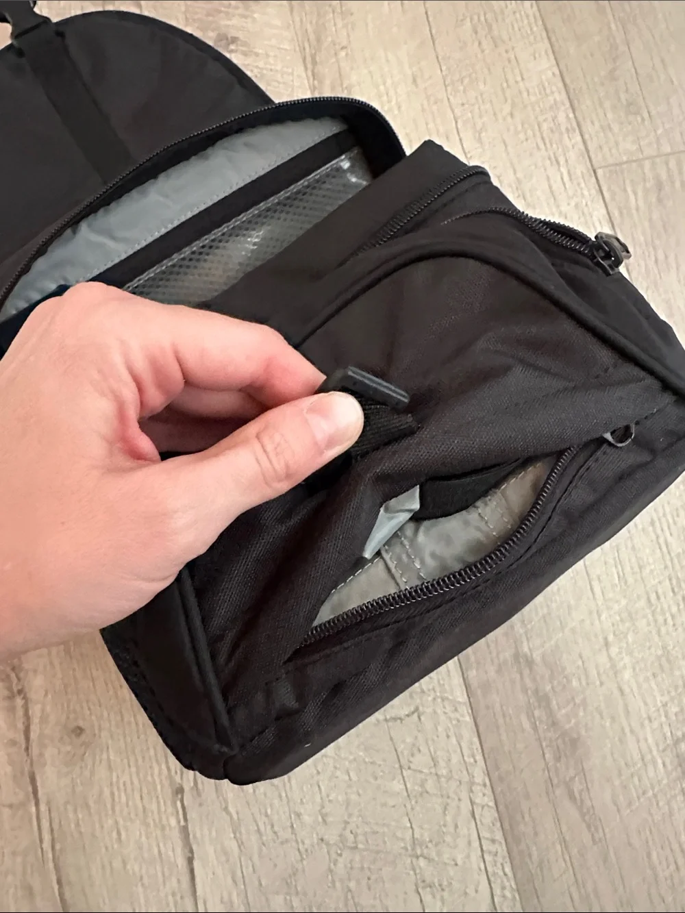 NWT Lowepro Nova 1 AW Black Camera Bag