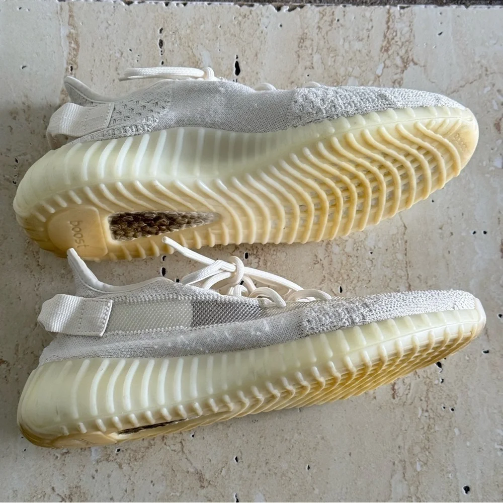 Yeezy yzy white
