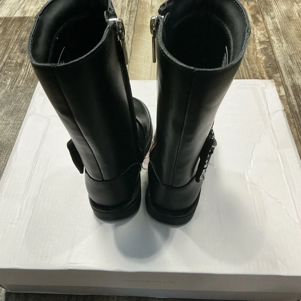 Jessica Simpson stylish mid