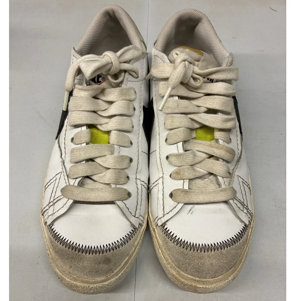 Nike visible stains