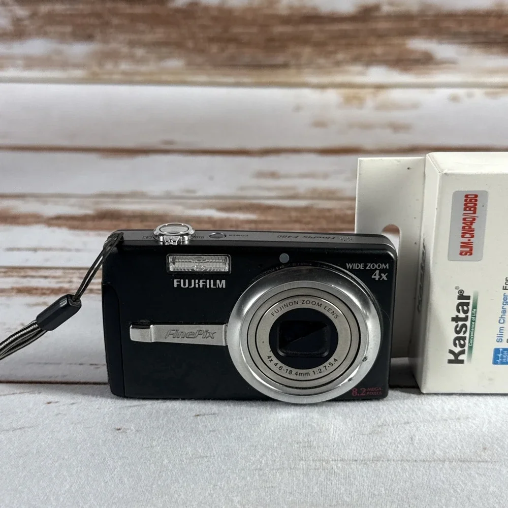 Fujifilm FinePix F480 8.2MP Digital Camera Black For Parts Lens Error