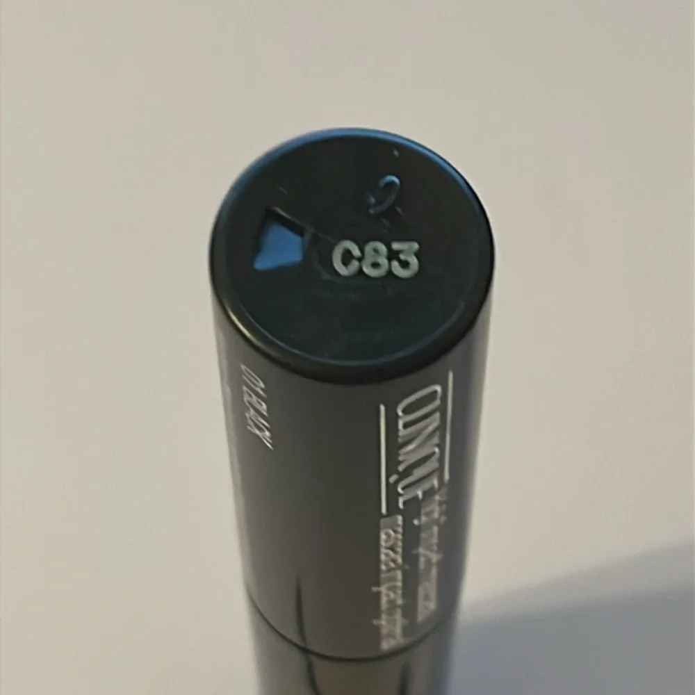 Clinique volume black intense