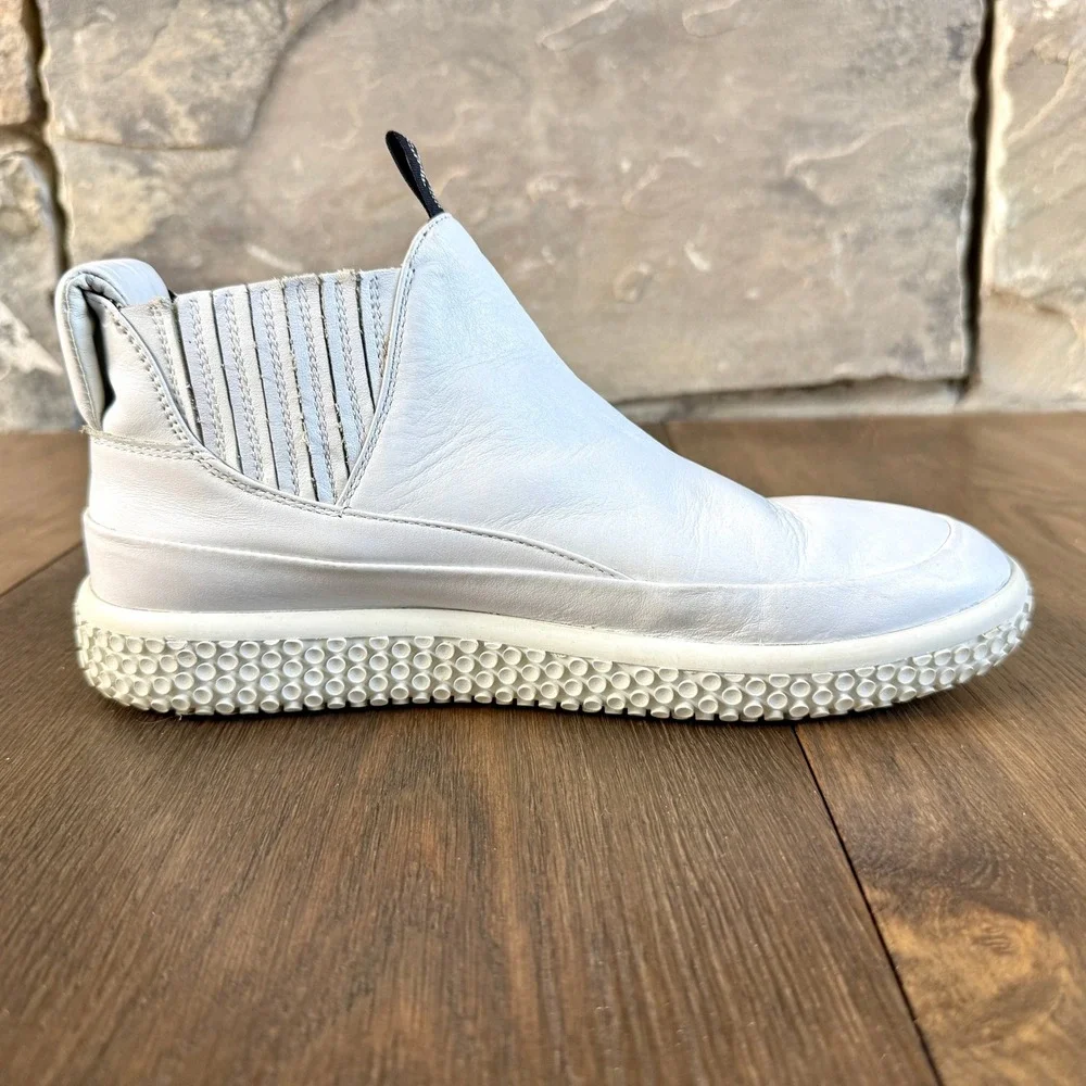 O.X.S. white leather