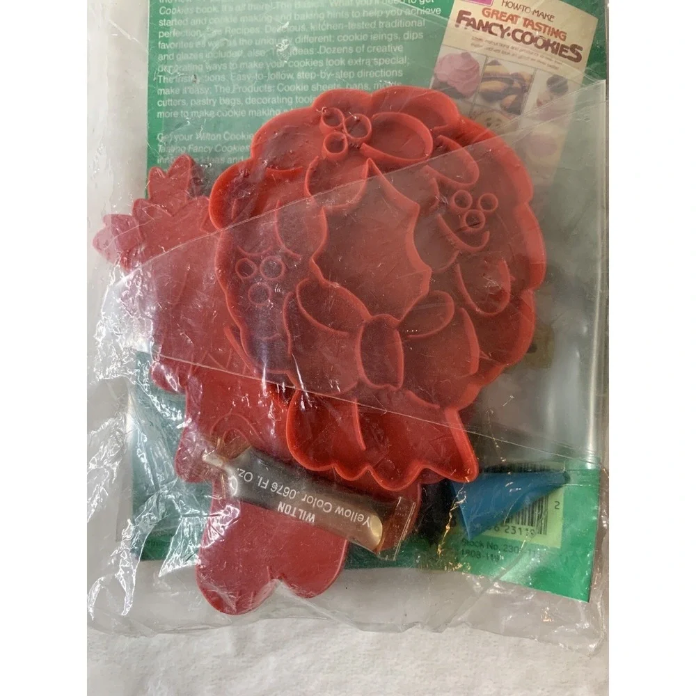 1984 Wilton Christmas Tree & Wreath Cookie Making Cutter Mold Treats Gifts‎ NOS