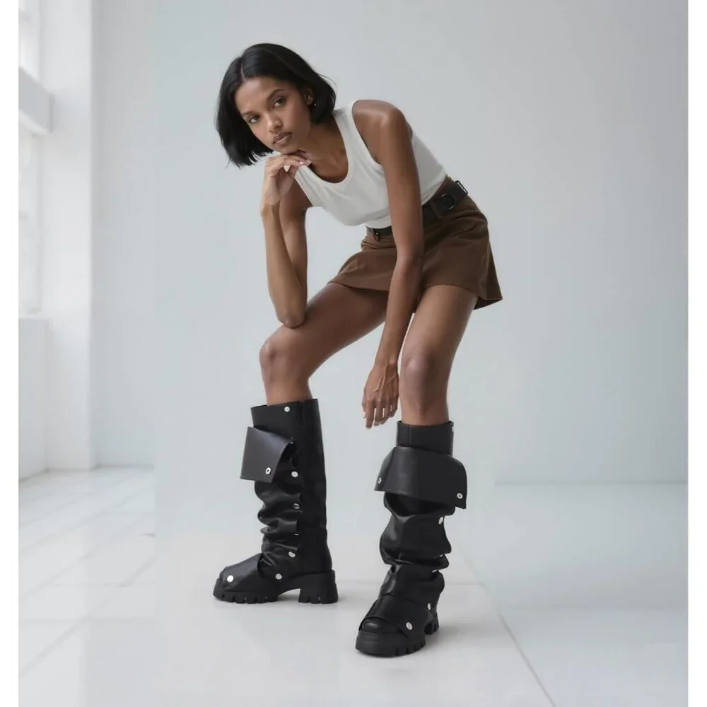 N/A black platform