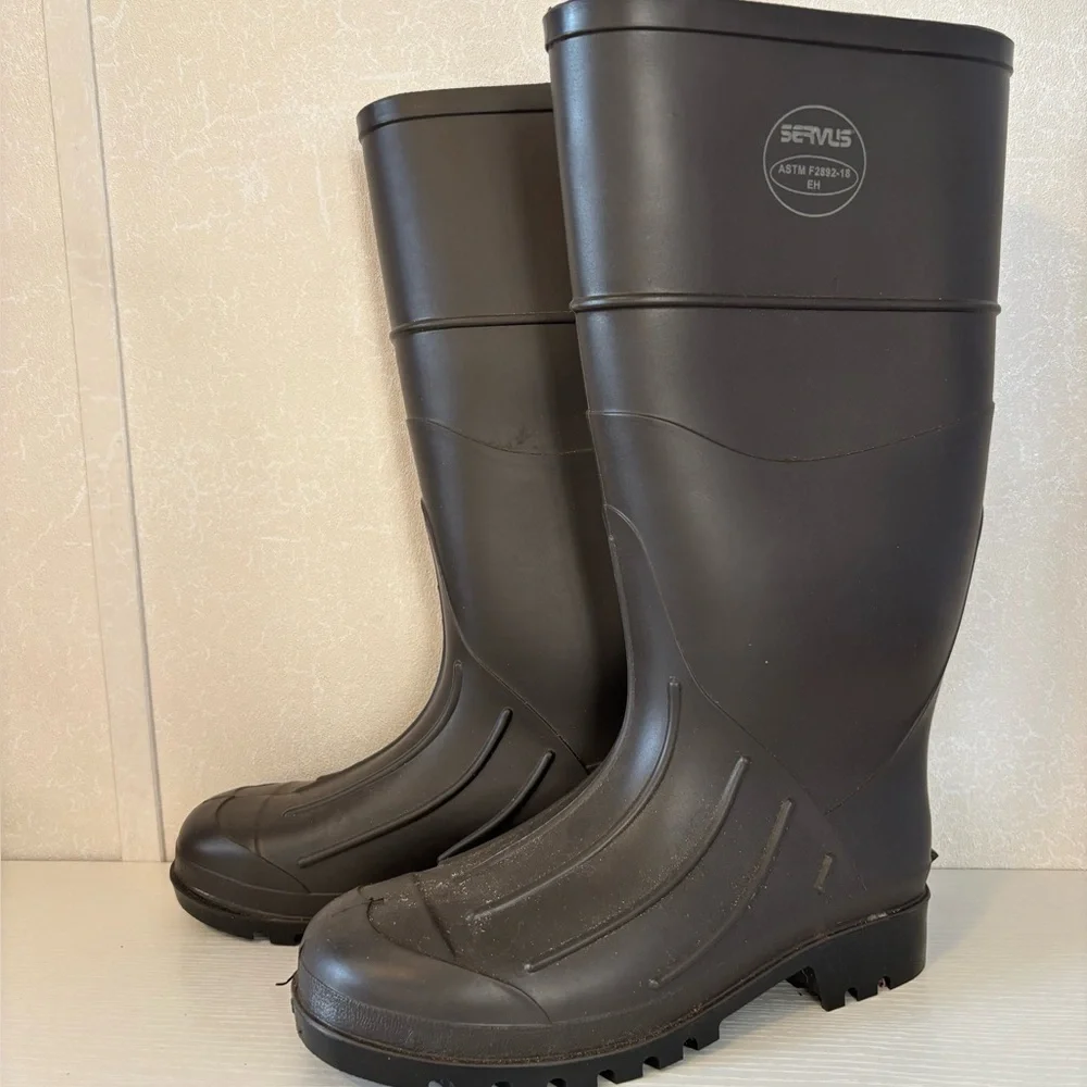 Servus | Black Waterproof Boots | Size 7