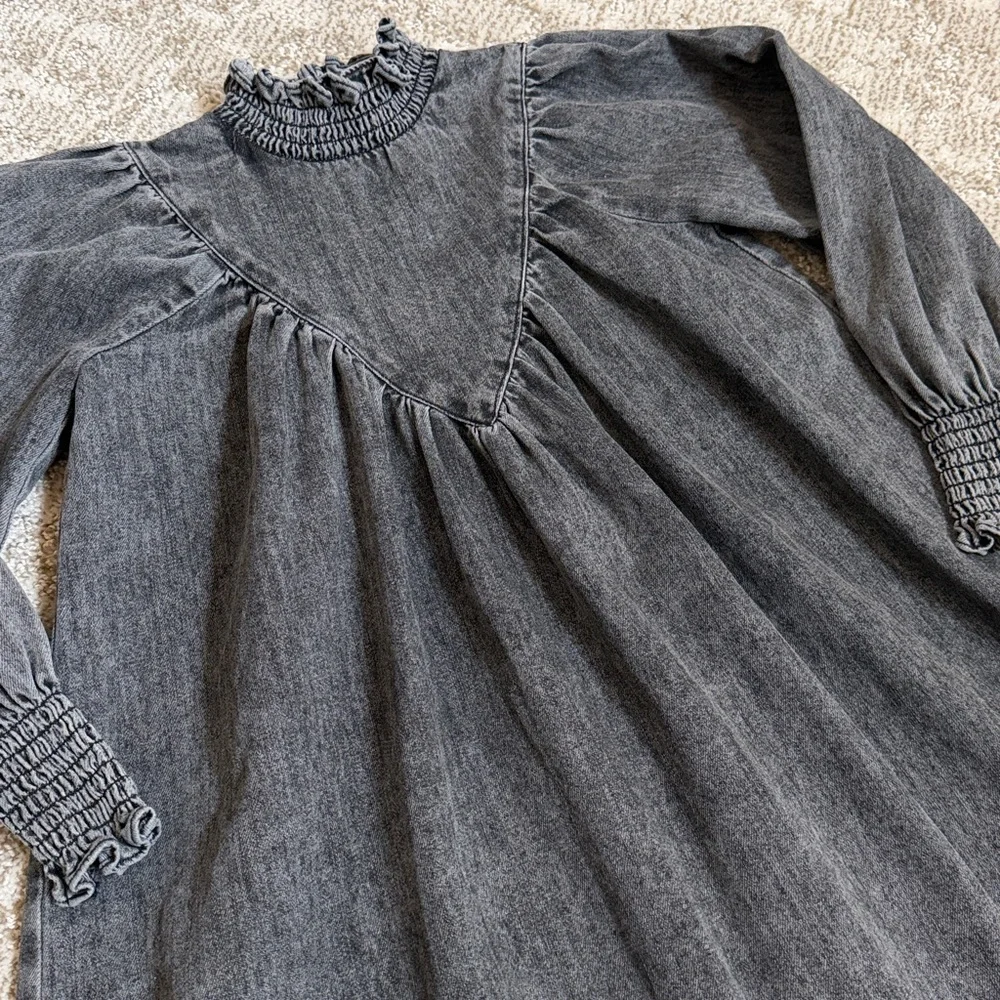 Petite Amalie excellent worn