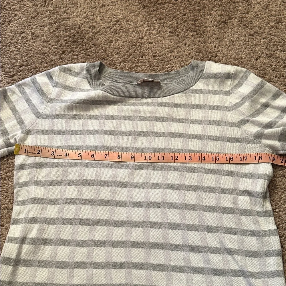 Loft sweater size M
