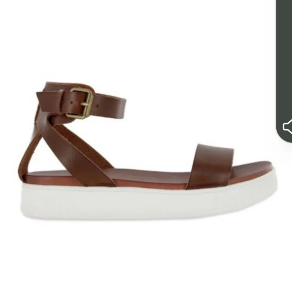 ⭐️40% Off⭐️ MIA Ellen Sandals in Cognac