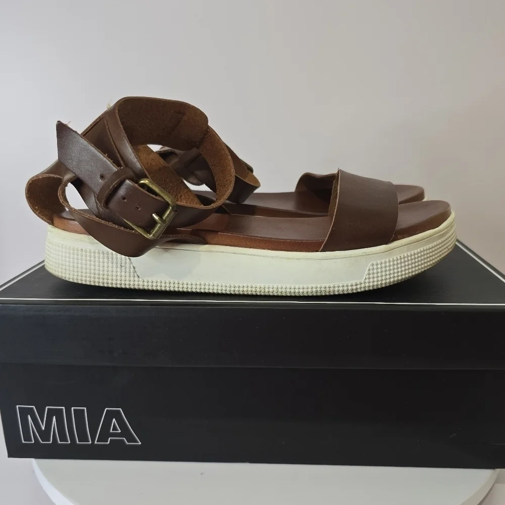 ⭐️40% Off⭐️ MIA Ellen Sandals in Cognac