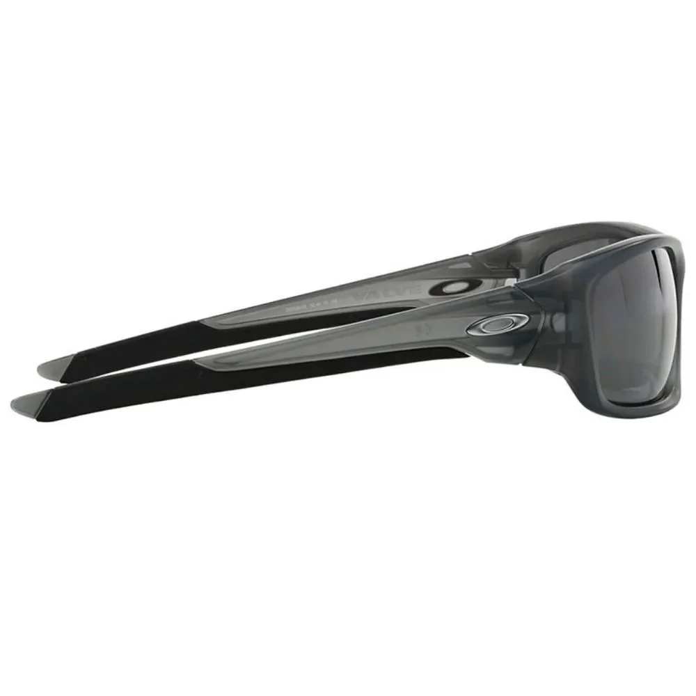 Oakley buy confidence