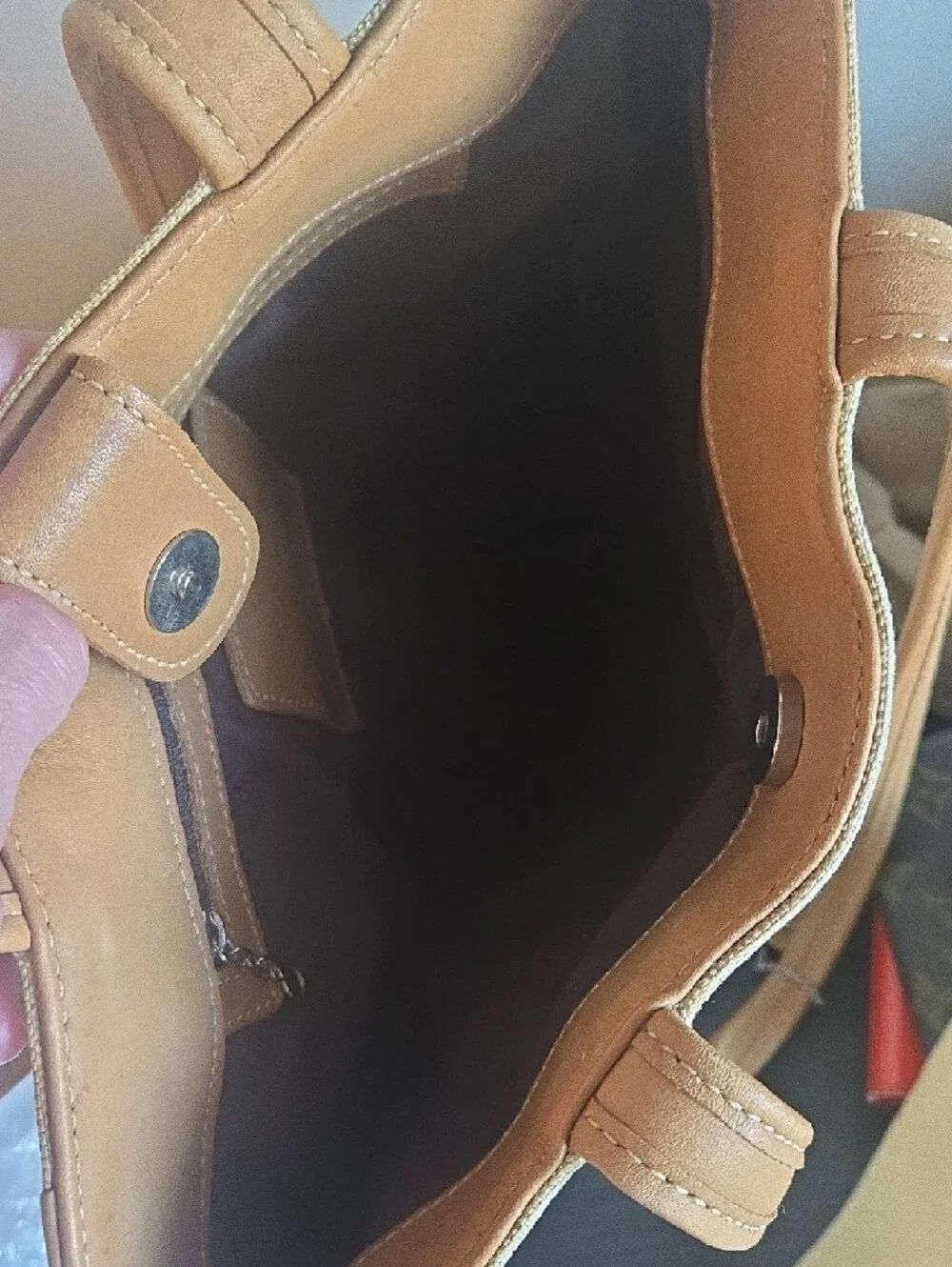 Coach tote neutral