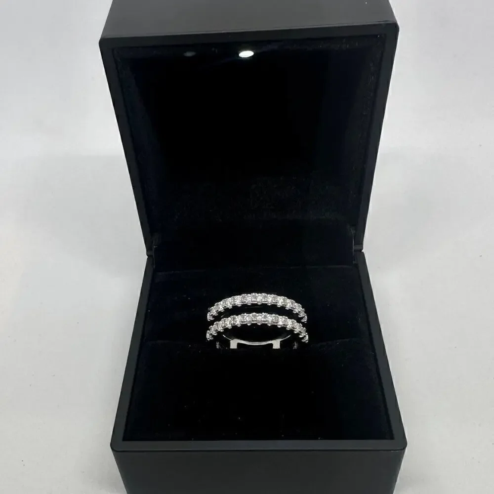 Ring beautiful moissanite