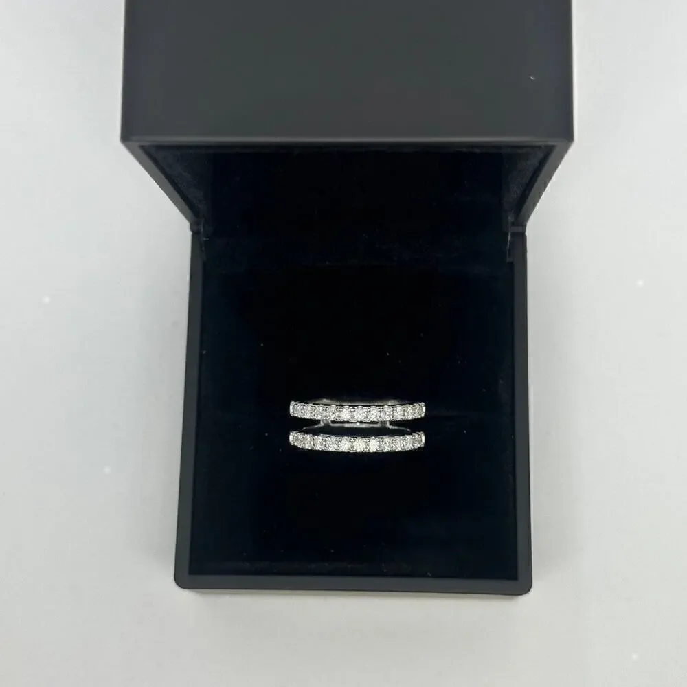Ring beautiful moissanite