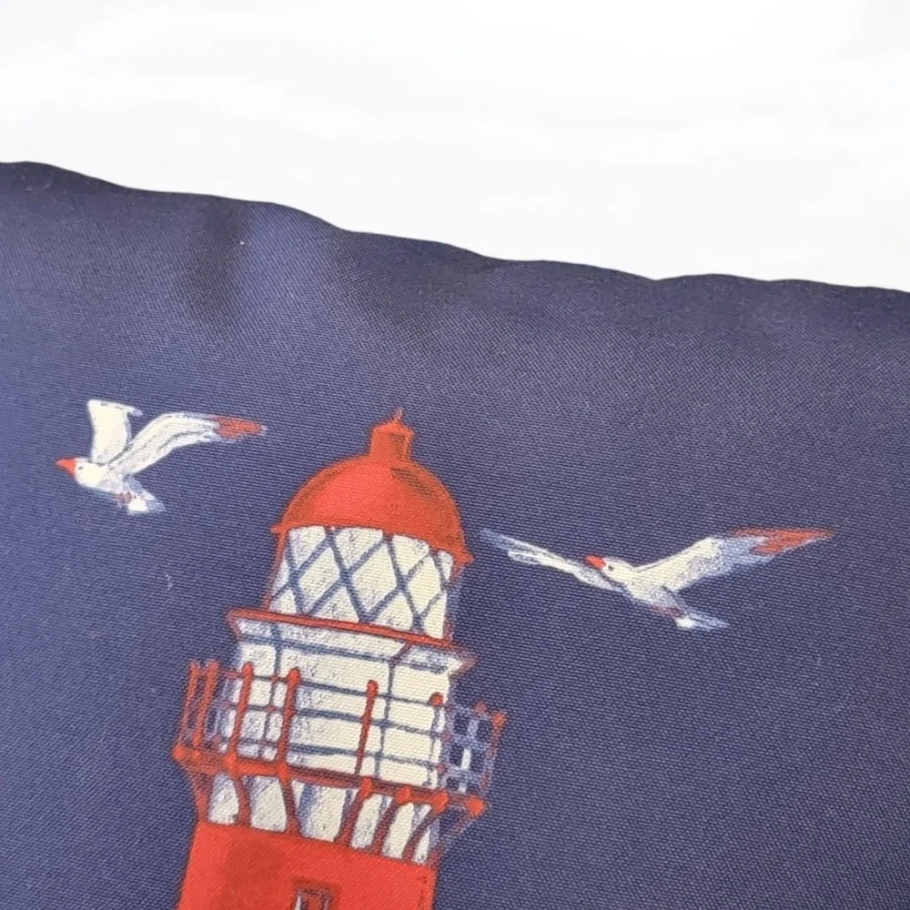 Hampton Bay lighthouse birds