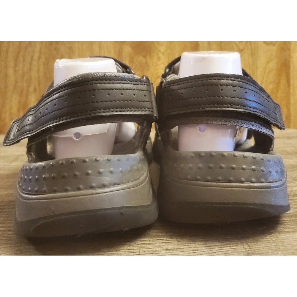 Skechers *owners are