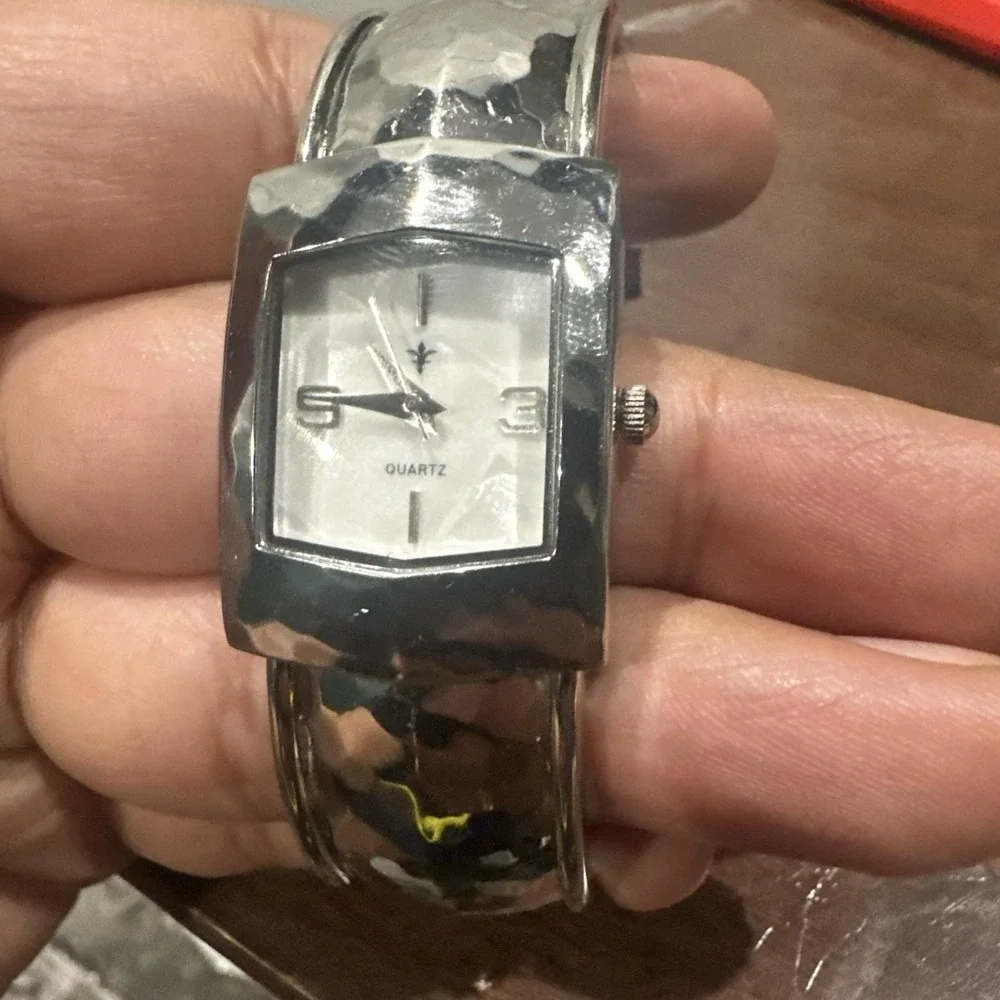 Working Silvertone 23mm Square Ladies Dainty Cuff Bracelet Quartz Watch Fit‎ 6in