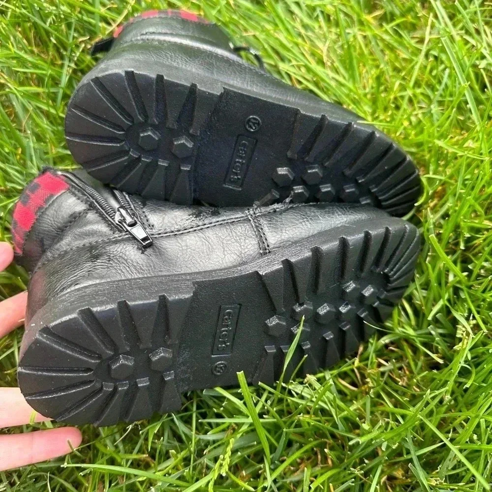 Carter’s kids winter shoe boots black with lace rubber sole size 12