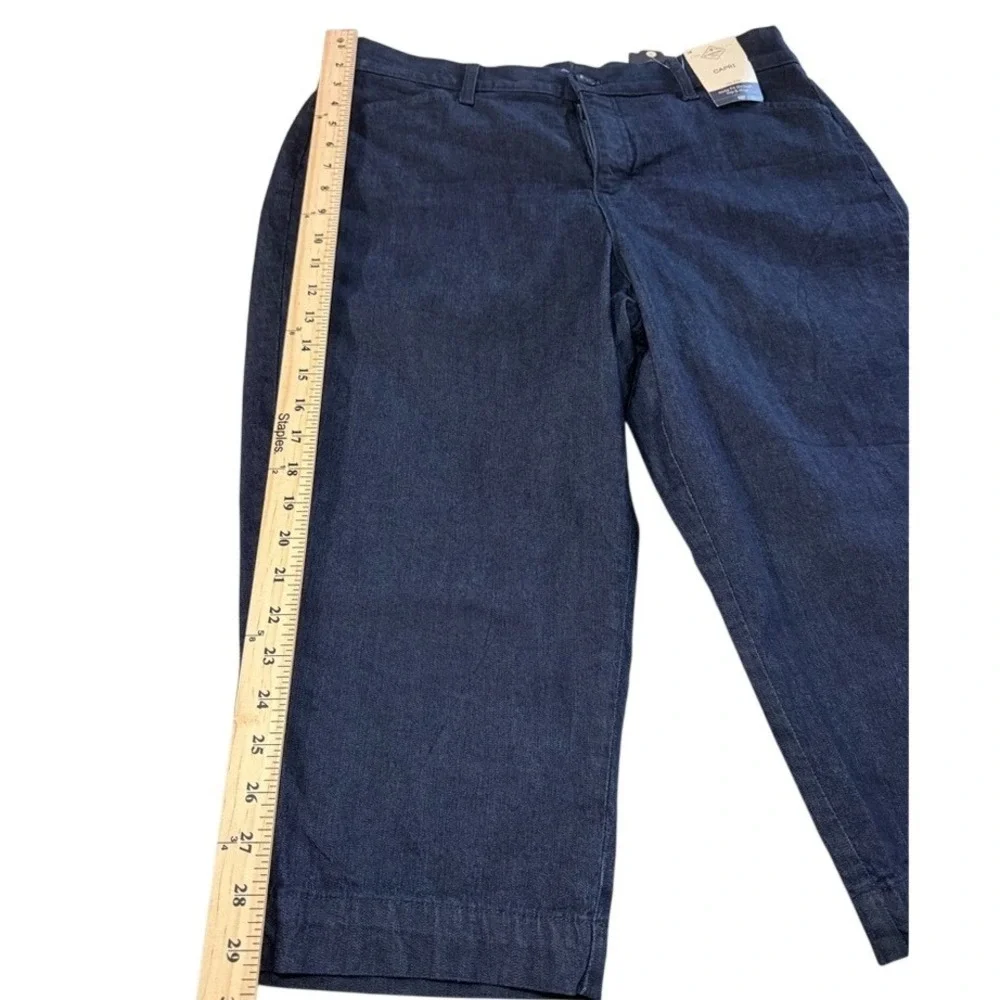 St Johns Bay Womens Mid Rise Capri Pants Dark‎ Wash Denim Size 14 New