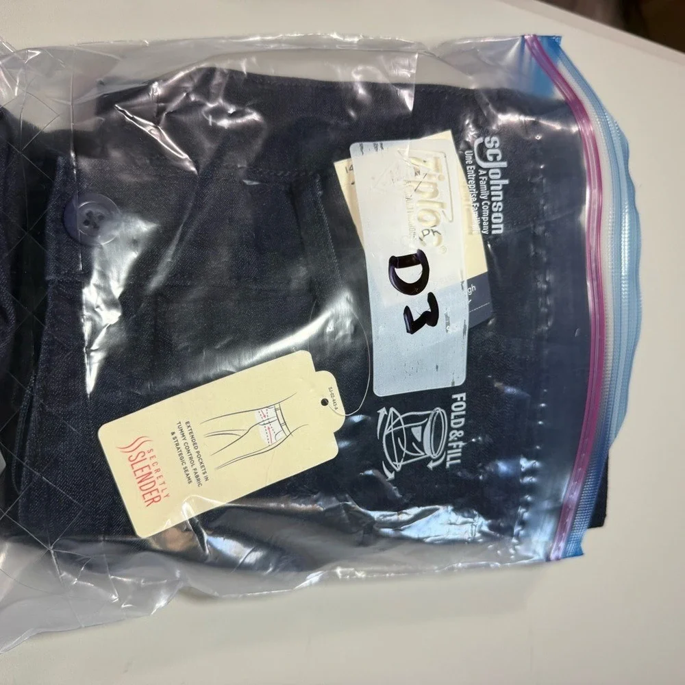 St Johns Bay Womens Mid Rise Capri Pants Dark‎ Wash Denim Size 14 New