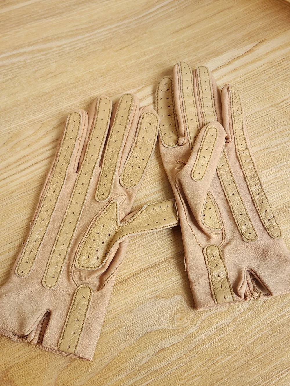 Aris Isotoner Vintage Gloves with Leather Chevron Trim - Beige