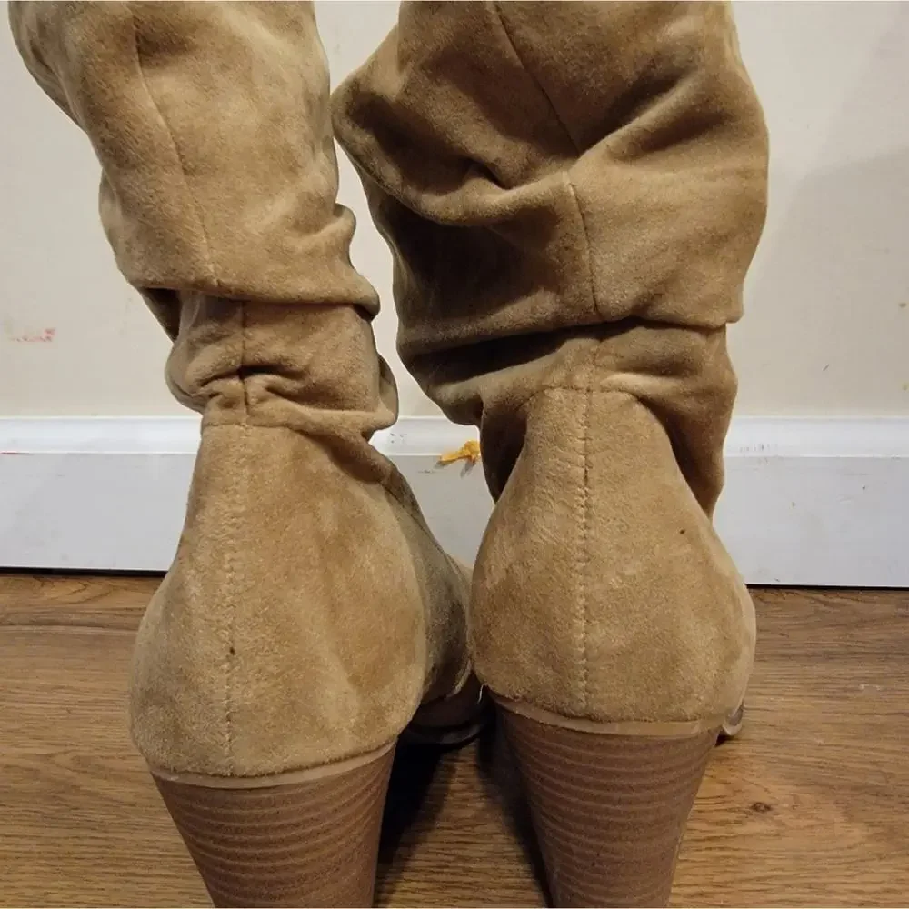 Womans 9.5 Mossimo Heel Ankle boots