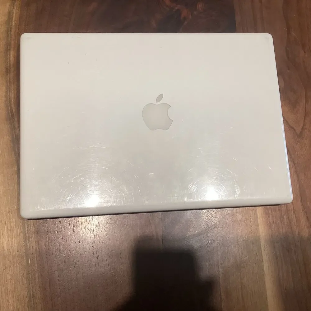Late 2007 Apple MacBook A1181 13