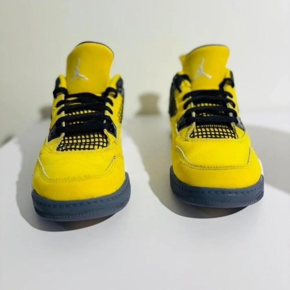 Nike‎ Air Jordan 4 Retro Lightning Sneakers Yellow BQ7670-700 2Y