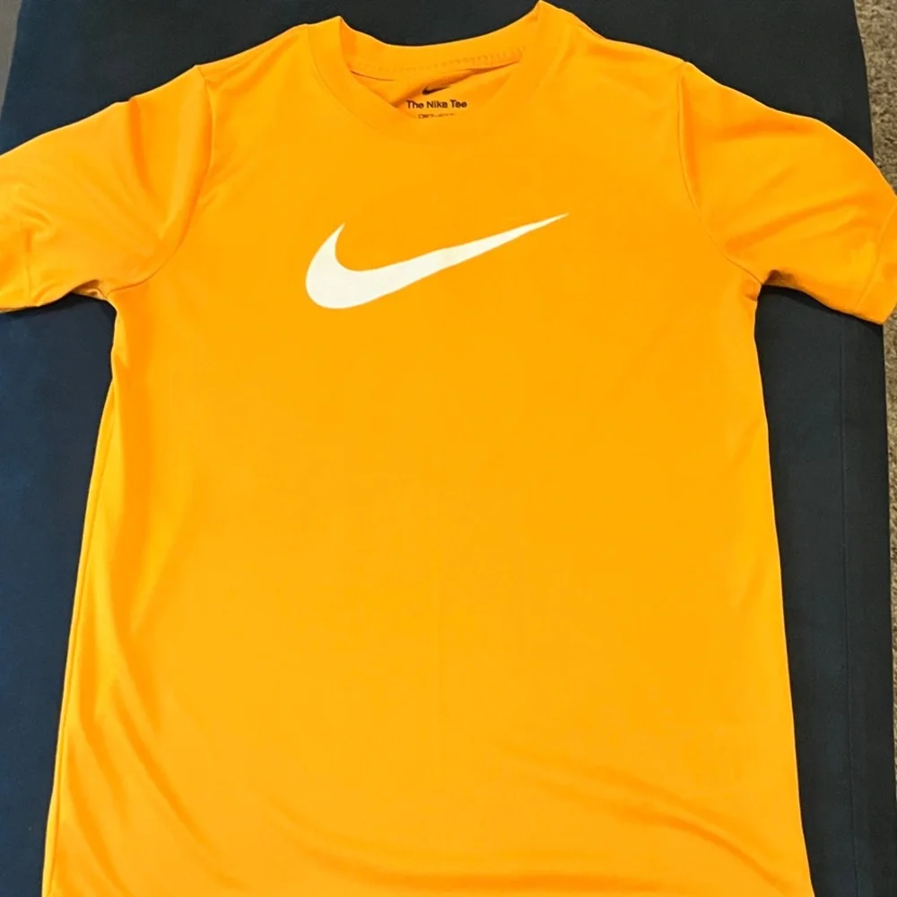 Nike Kids‎ Orange Short Sleeve Tee