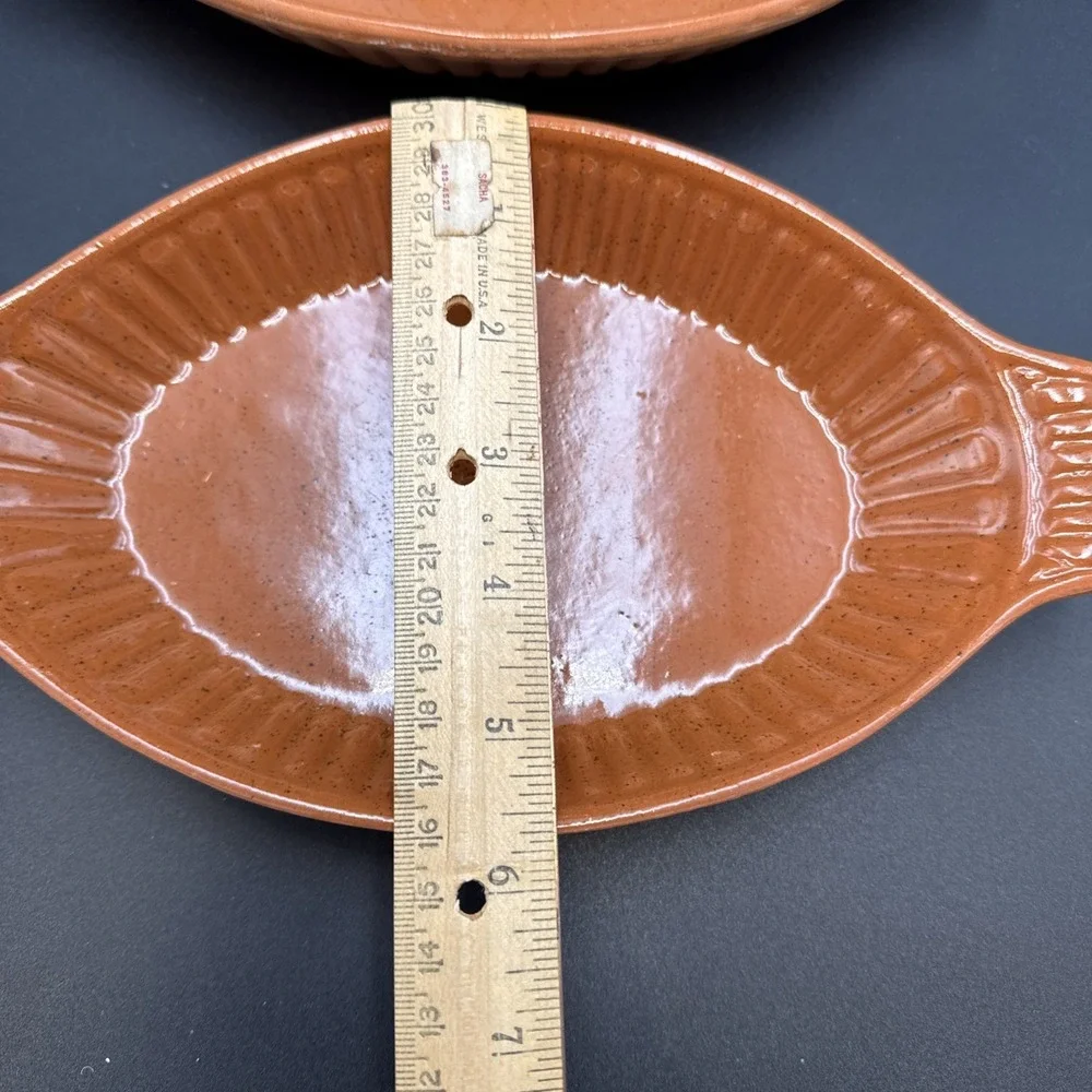 Unmarked two dishes