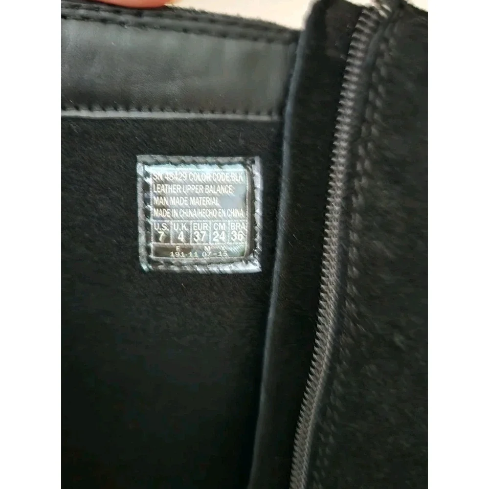 Skechers without box details