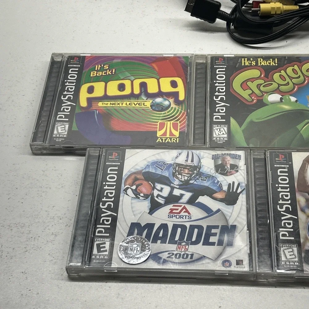 Sony PlayStation PS1 SCPH-5501 Bundle With 7 Games- Tested - Working